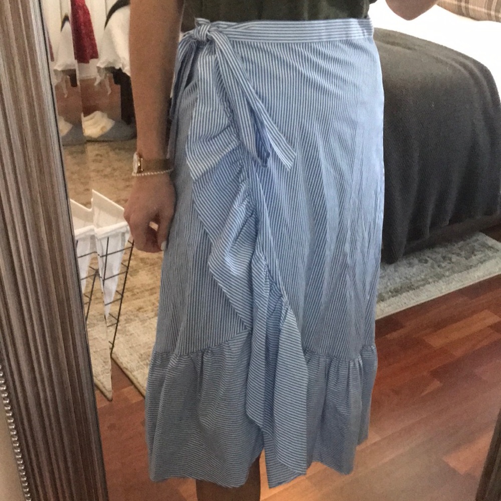 J. Crew seersucker wrap skirt. SZ 2